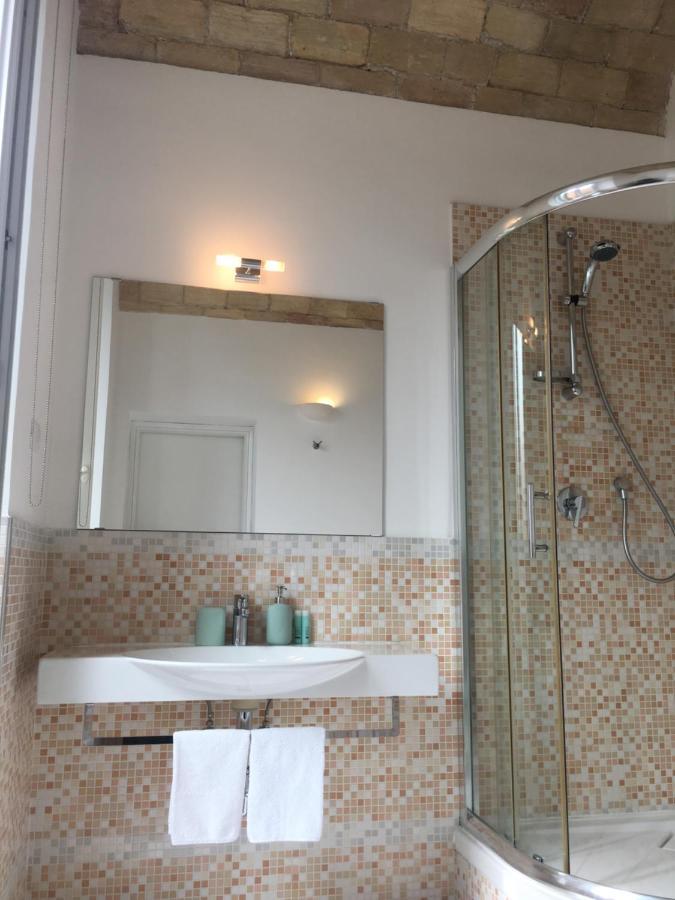 La Finestra Sul Colosseo B&B 1 Рим Экстерьер фото