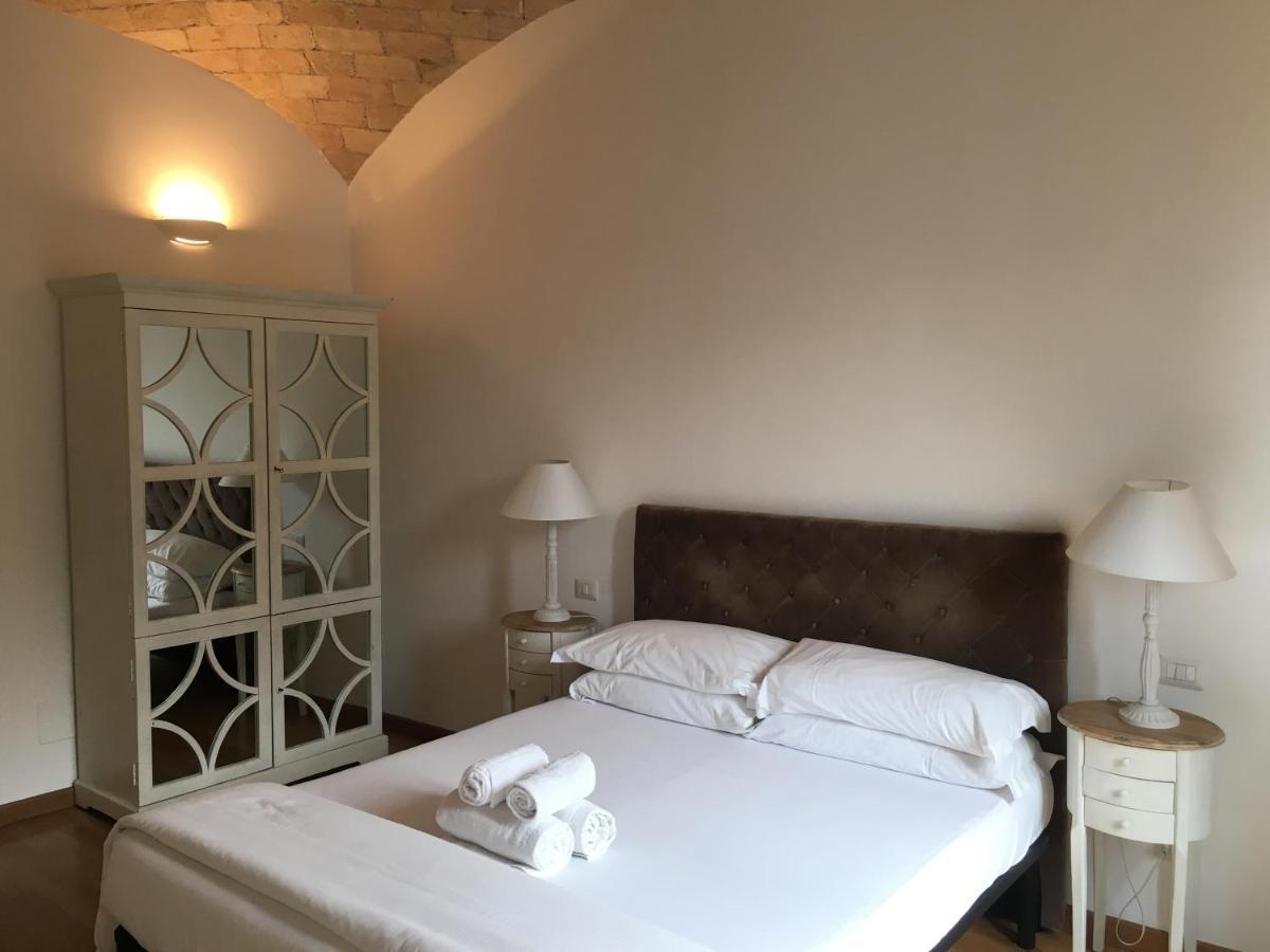 La Finestra Sul Colosseo B&B 1 Рим Экстерьер фото