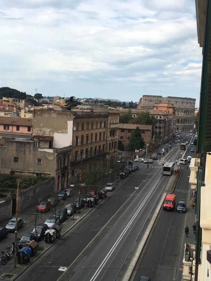 La Finestra Sul Colosseo B&B 1 Рим Экстерьер фото
